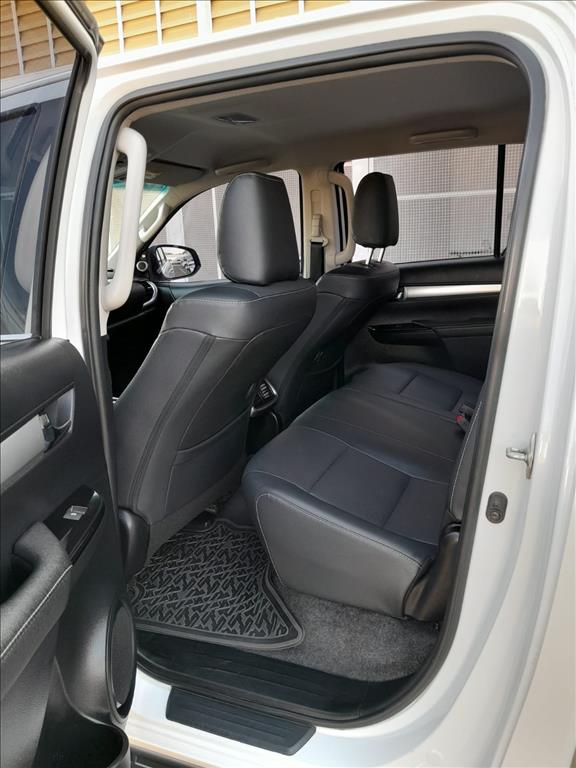 HILUX 2.8 D-4D TURBO DIESEL CD SRX 4X4 AUTOMÁTICO9
