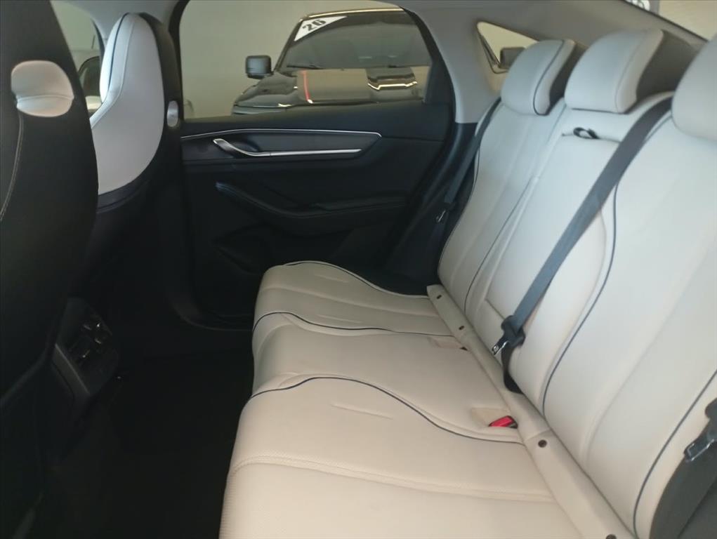 KING 1.5 DM-I PHEV GS AUTOMÁTICO8