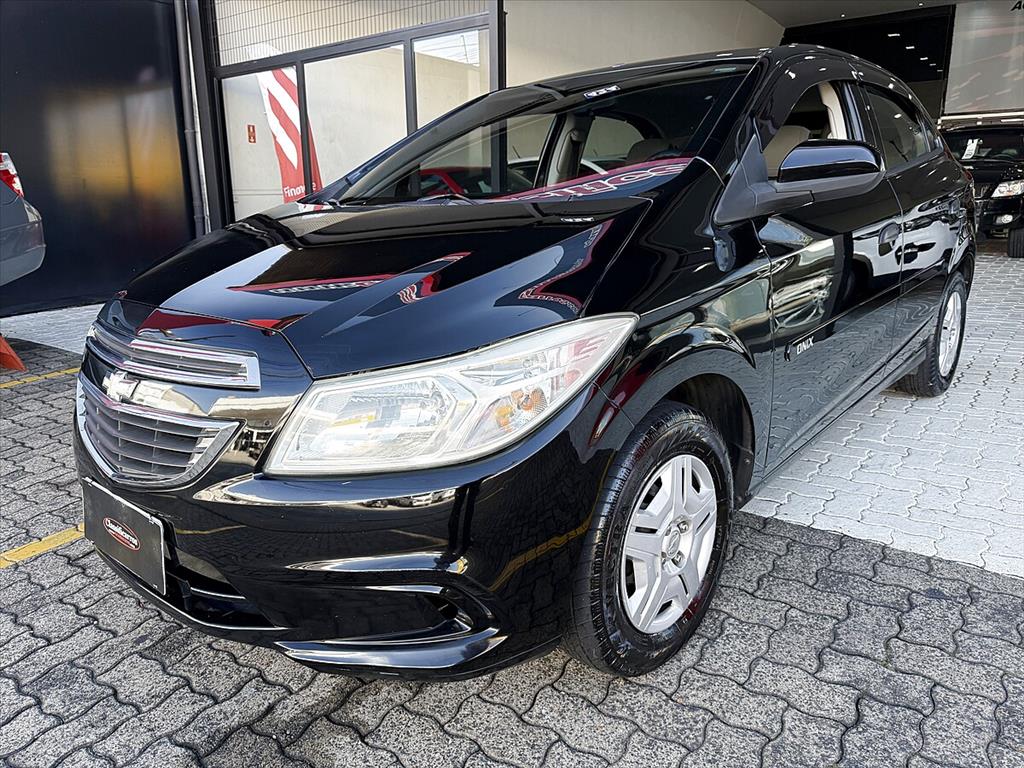 Chevrolet Onix - 1.0 MPFI LS 8V FLEX 4P MANUAL