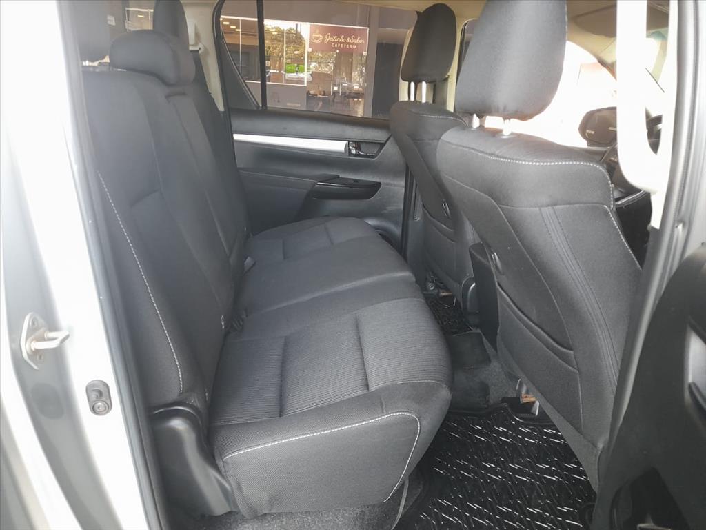 HILUX 2.8 D-4D TURBO DIESEL CD SR 4X4 AUTOMÁTICO12