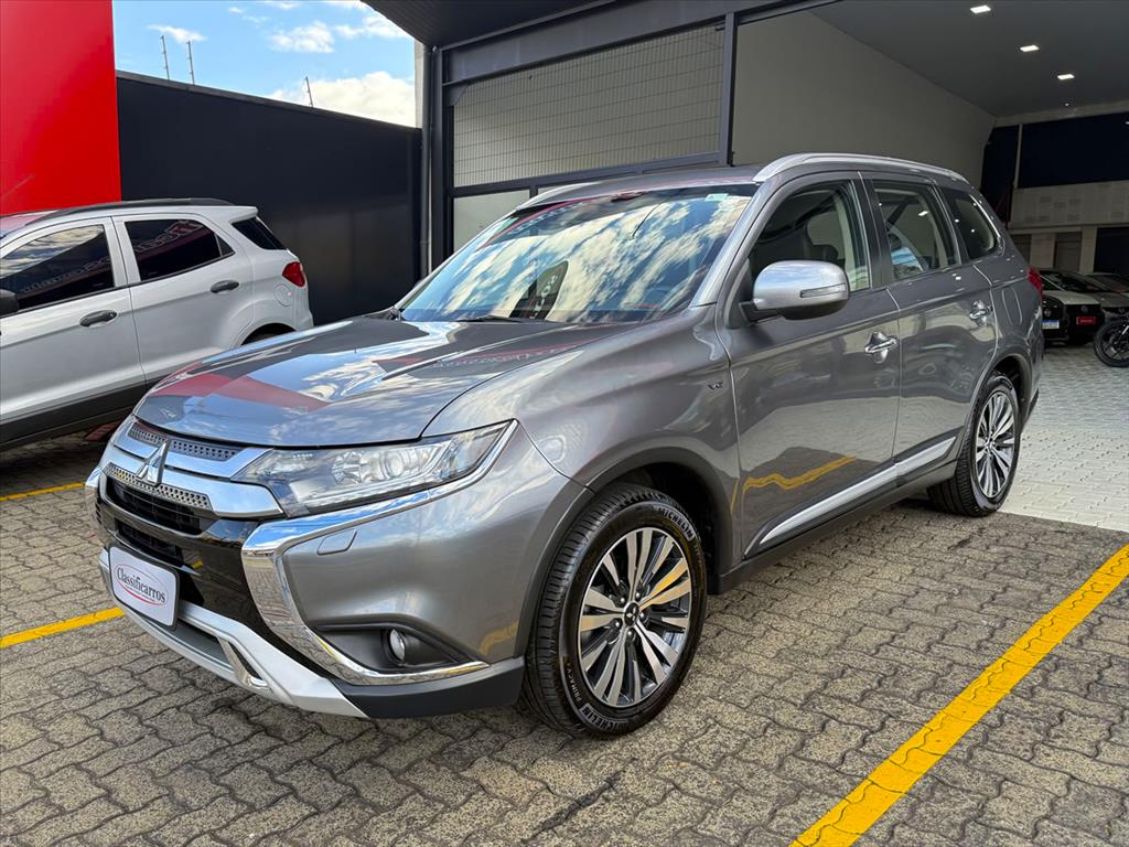 Mitsubishi Outlander - 3.0 MIVEC V6 GASOLINA HPE-S AWD AUTOMÁTICO