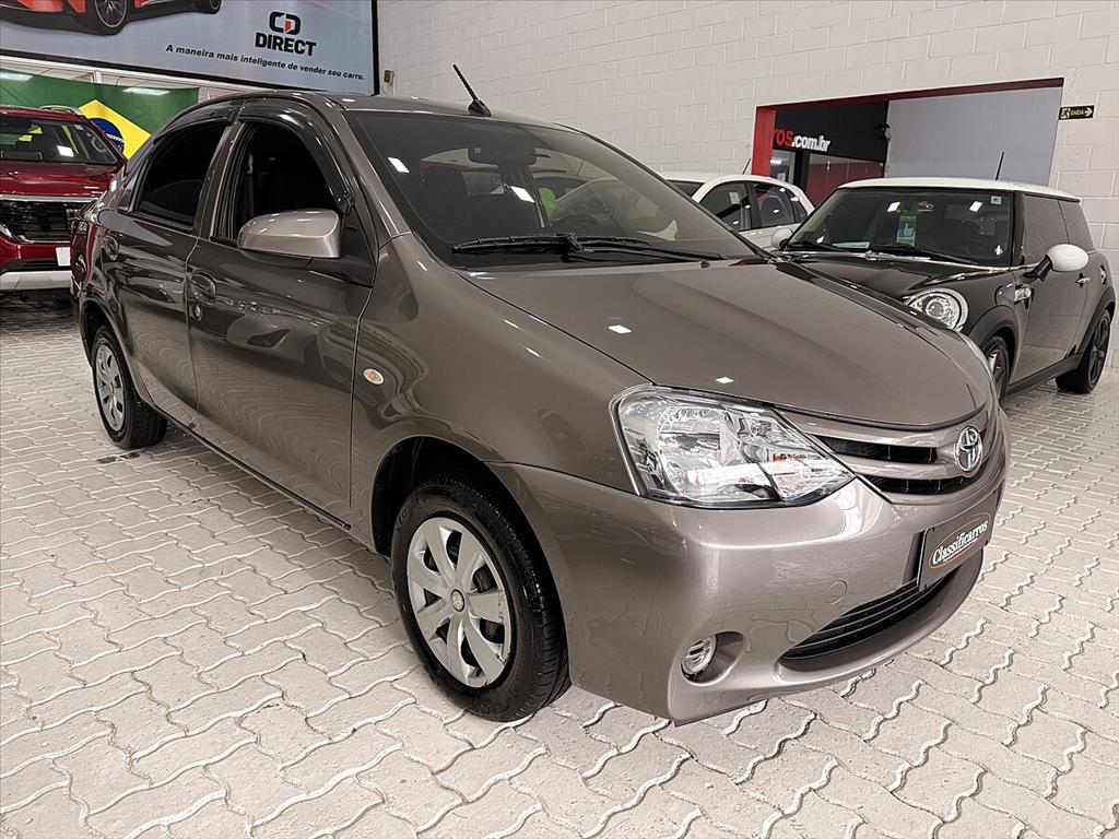 Toyota Etios - 1.5 X SEDAN 16V FLEX 4P AUTOMÁTICO