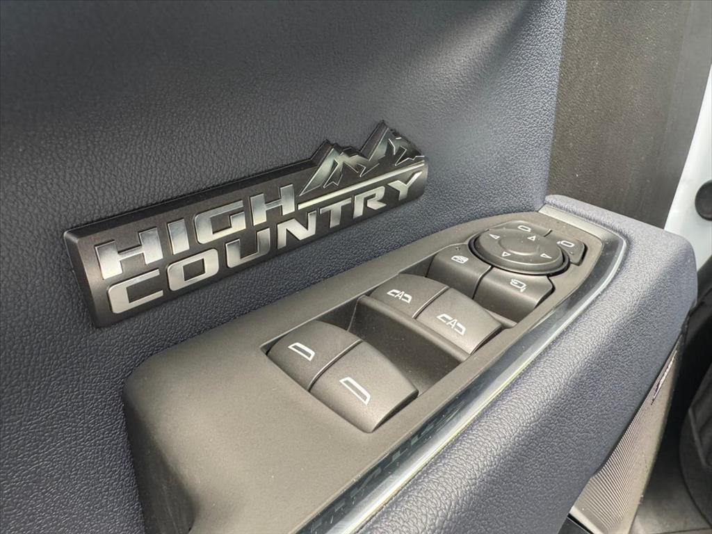 SILVERADO 5.3 V8 GASOLINA 1500 HIGH COUNTRY 4X4 AUTOMÁTICO10