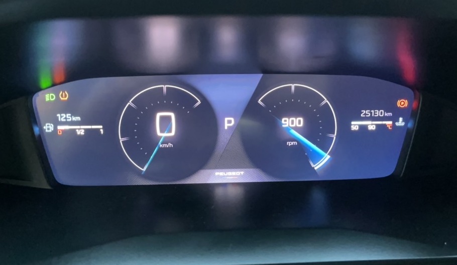 Peugeot-2008-1.0 TURBO 200 FLEX ACTIVE CVT