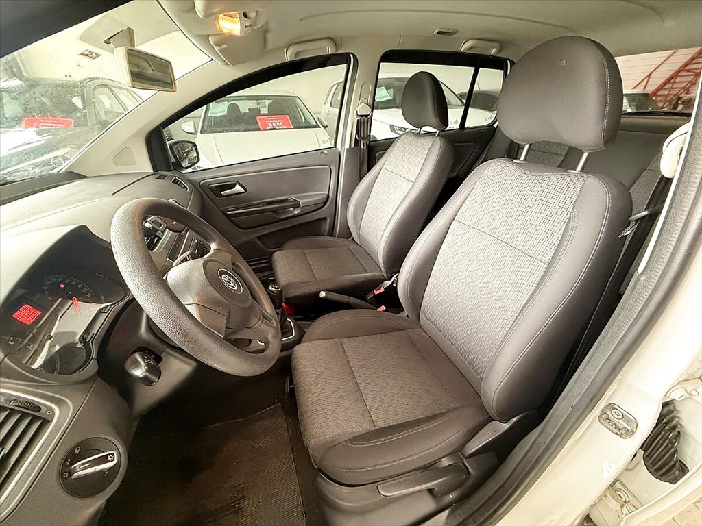 Volkswagen Fox - 1.6 MI 8V FLEX 4P MANUAL