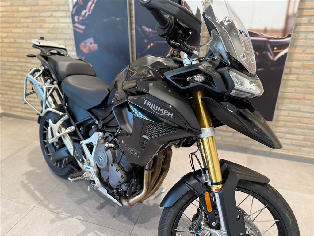 TRIUMPH-TIGER-1200 BLACK EDITION