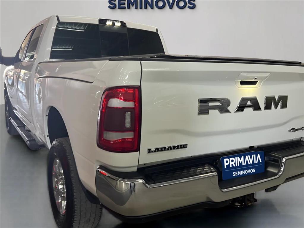 2500 6.7 I6 TURBO DIESEL LARAMIE CD 4X4 AUTOMÁTICO3