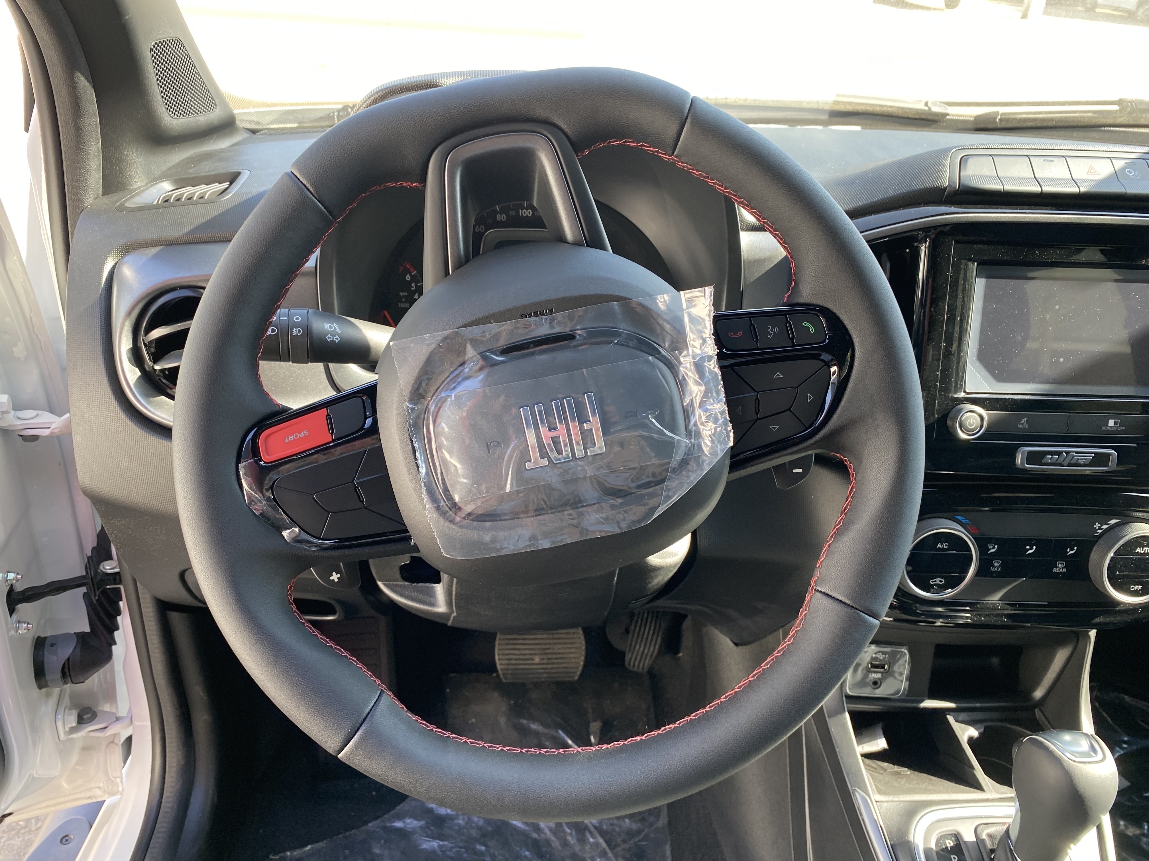 STRADA 1.0 TURBO 200 FLEX ULTRA CD CVT10
