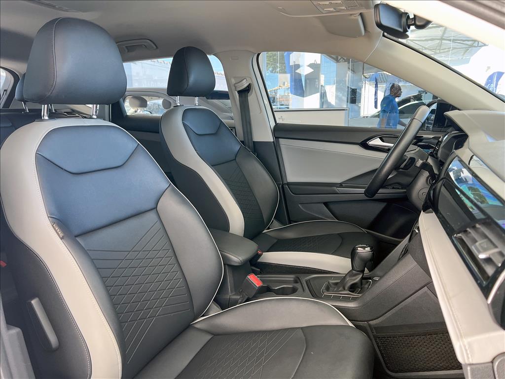 TAOS 1.4 250 TSI TOTAL FLEX COMFORTLINE AUTOMÁTICO18