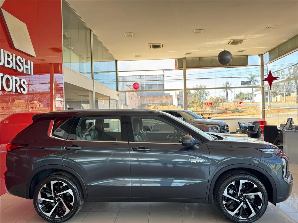 Mitsubishi-OUTLANDER-2.4 PHEV SIGNATURE S-AWC DHT