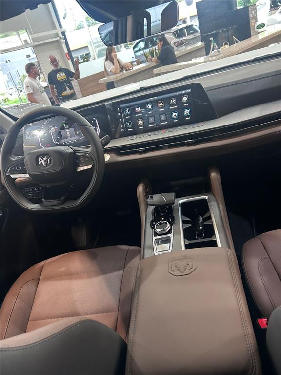 DAKOTA 2.2 TURBO DIESEL LARAMIE 4X4 AUTOMÁTICO15