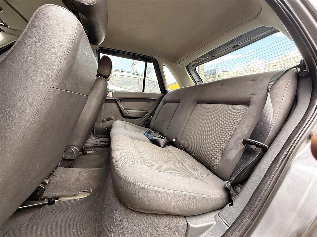 Volkswagen Gol - 1.0 MI 8V FLEX 4P MANUAL G.IV