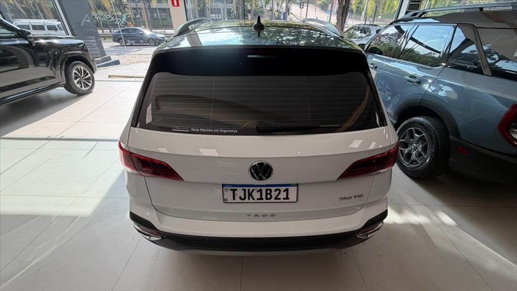 TAOS 1.4 250 TSI TOTAL FLEX HIGHLINE AUTOMÁTICO2