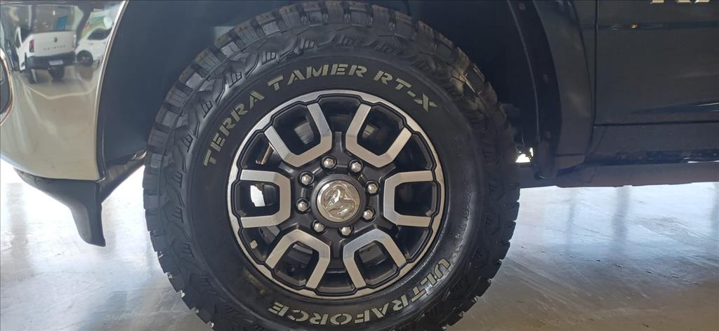 3500 6.7 I6 TURBO DIESEL LARAMIE CD 4X4 AUTOMÁTICO15