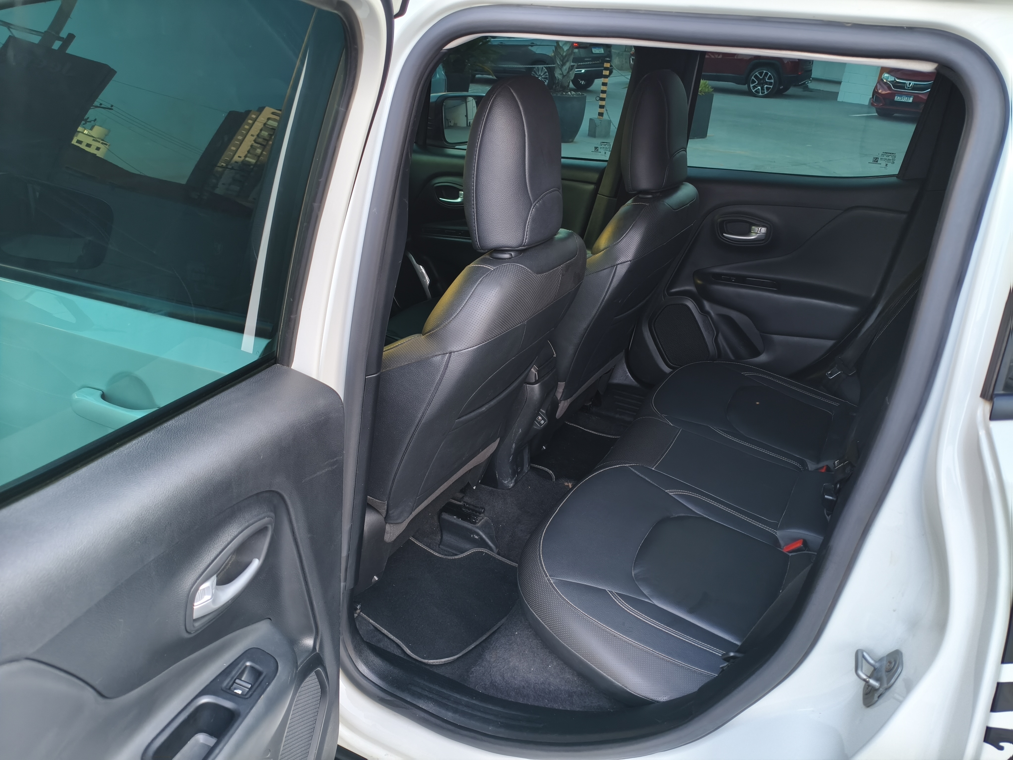 RENEGADE 1.3 T270 TURBO FLEX LONGITUDE AT610