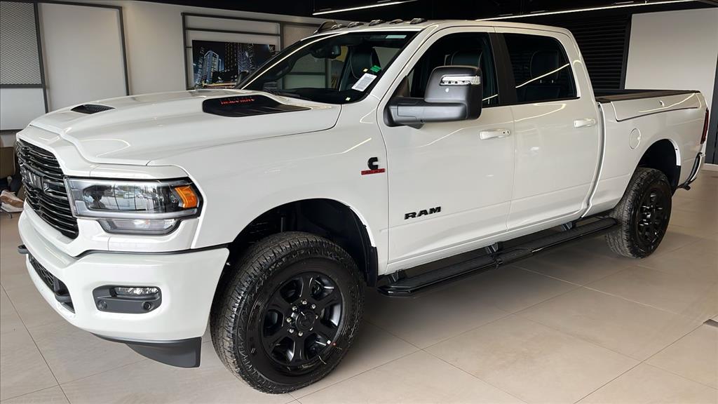 2500 6.7 I6 TURBO DIESEL LARAMIE NIGHT EDITION CD 4X4 AUTOMÁTICO1
