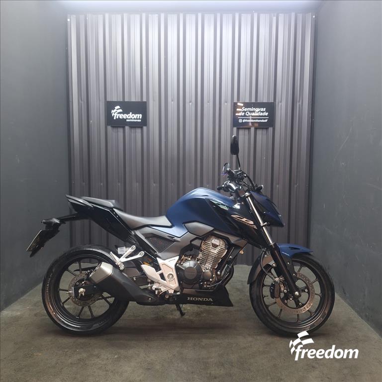 Moto HONDA do modelo CB 300F TWISTER ABS 2025/2025