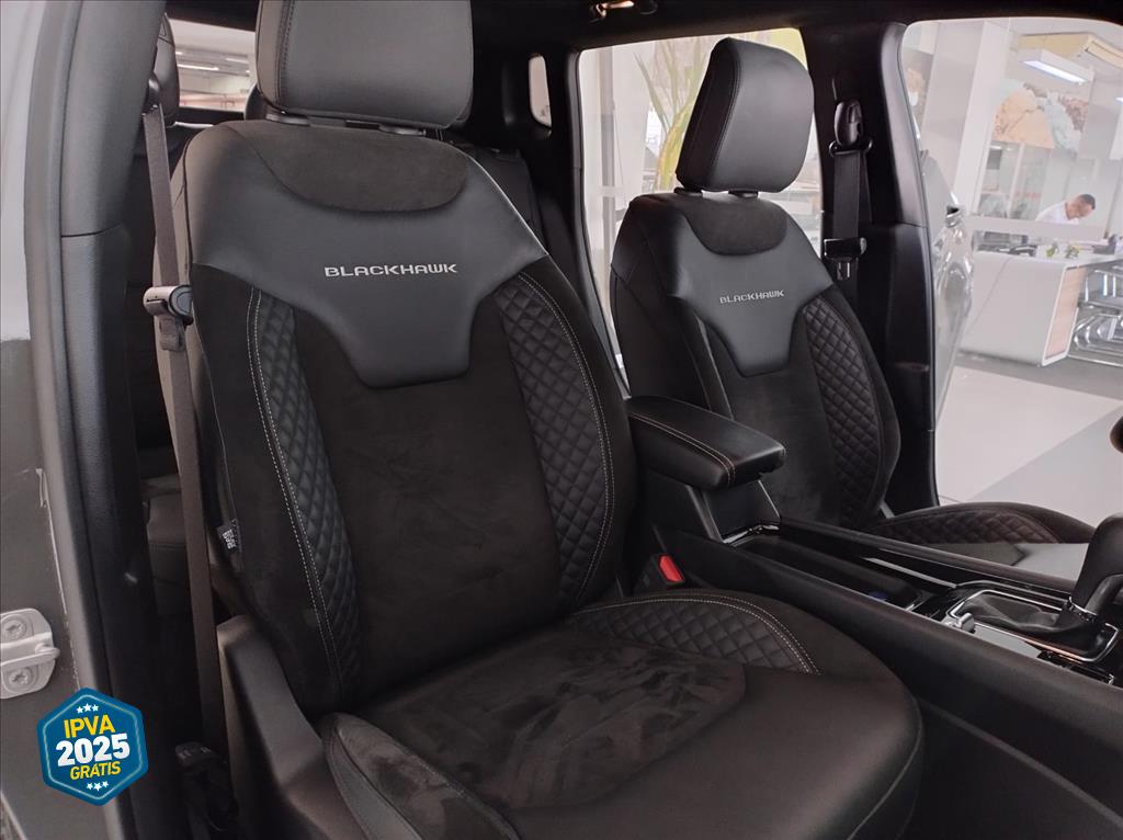 COMPASS 2.0 HURRICANE 4 TURBO GASOLINA BLACKHAWK AT915