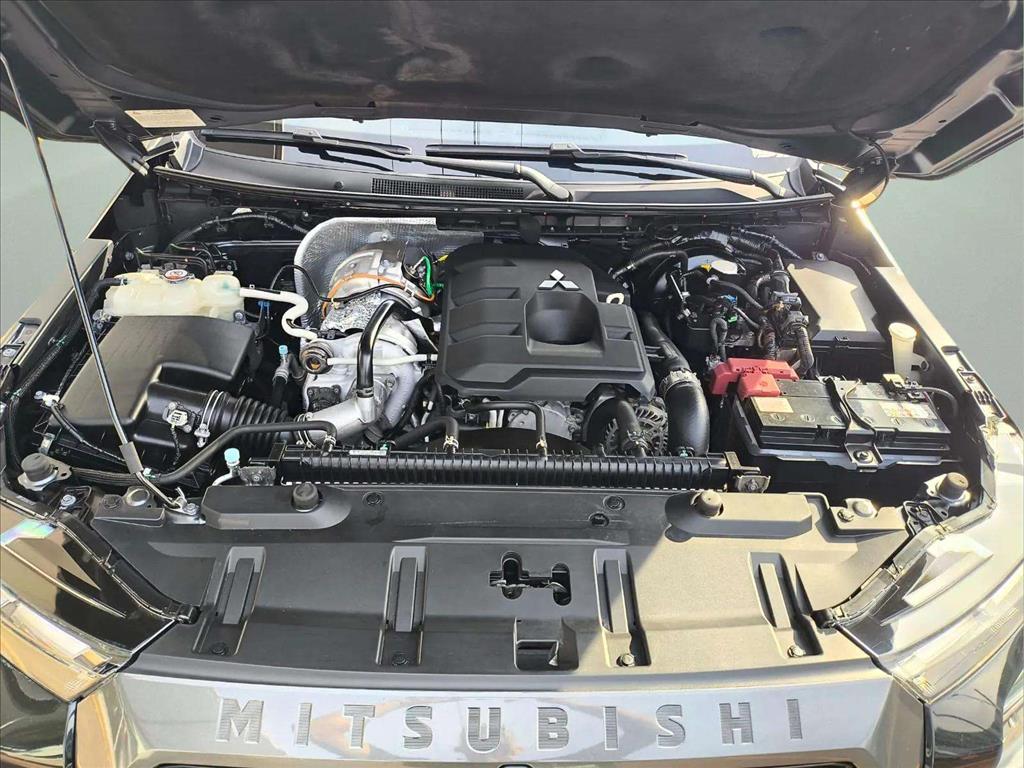 TRITON 2.4 BITURBO DIESEL CD KATANA 4X4 AUTOMÁTICO9