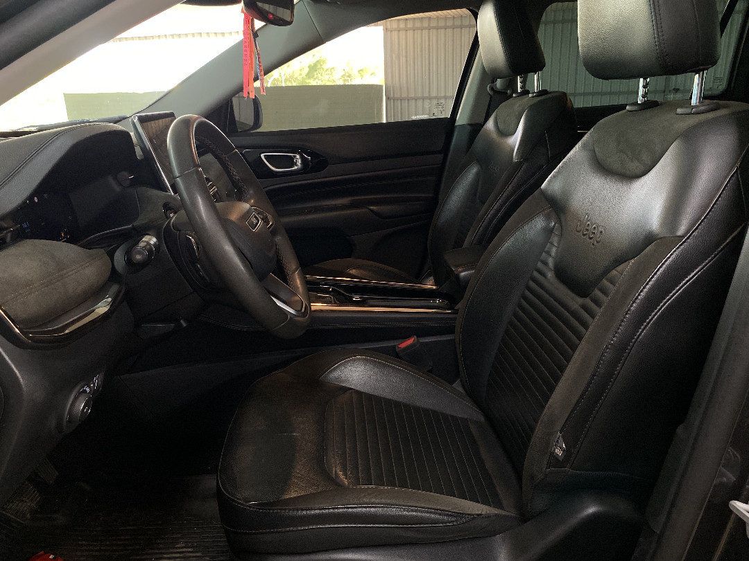 COMMANDER 1.3 T270 TURBO FLEX LIMITED AT6