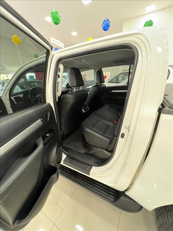 HILUX 2.8 D-4D TURBO DIESEL CD SRV 4X4 AUTOMÁTICO12