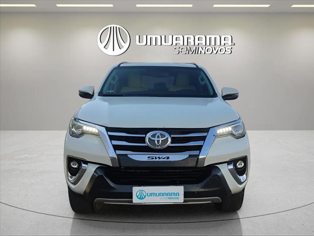 HILUX SW4 2.8 SRX 4X4 7 LUGARES 16V TURBO INTERCOOLER DIESEL 4P AUTOMÁTICO