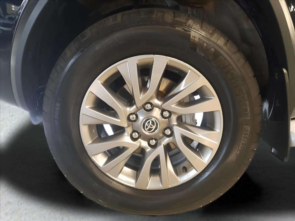 HILUX SW4 2.8 D-4D TURBO DIESEL SRX 7L 4X4 AUTOMÁTICO18
