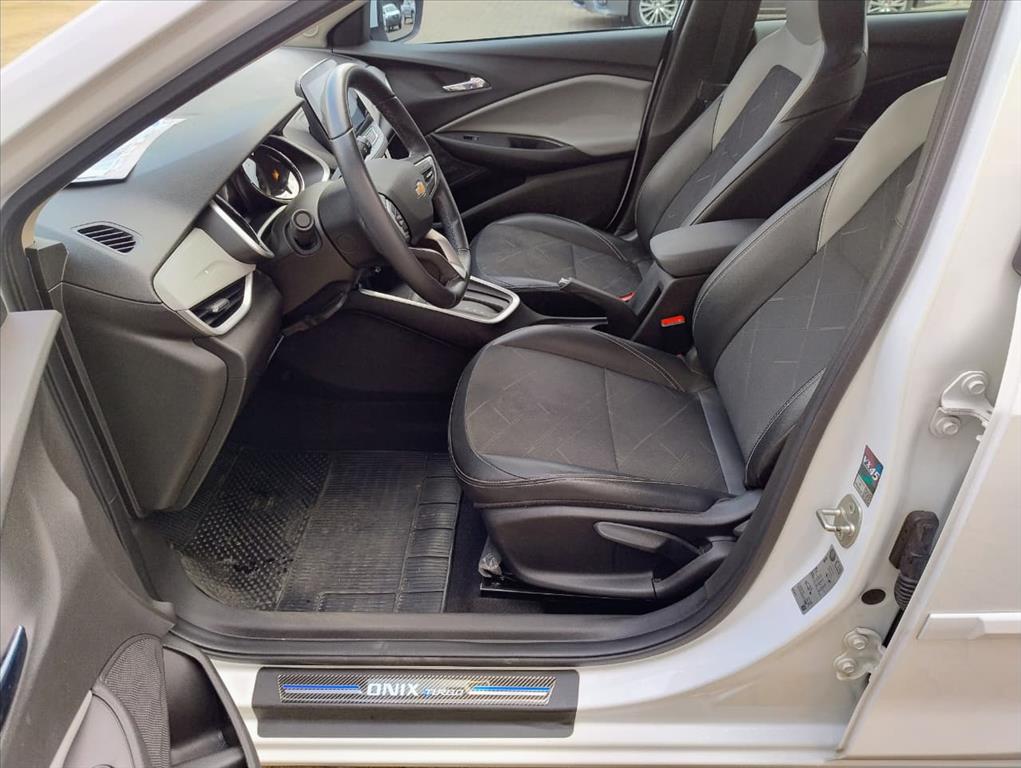 ONIX 1.0 TURBO FLEX AUTOMÁTICO13