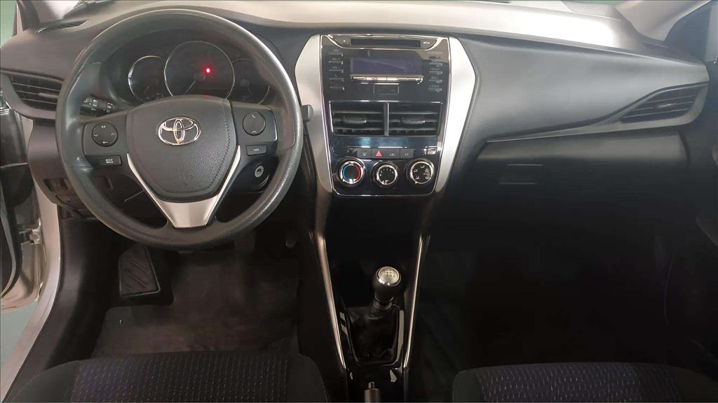 YARIS 1.5 16V FLEX SEDAN XL MANUAL7