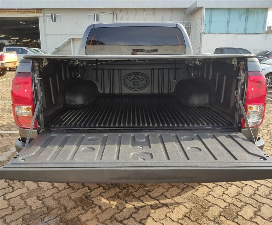 HILUX 2.8 D-4D TURBO DIESEL CD SR 4X4 AUTOMÁTICO12