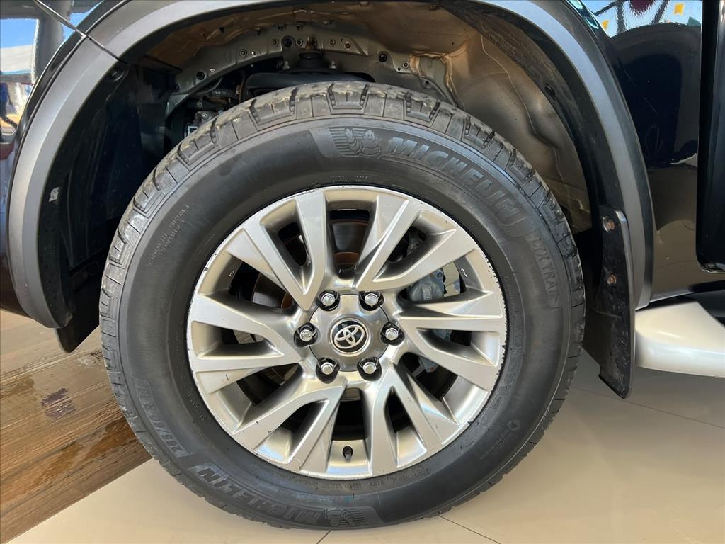 HILUX 2.8 D-4D TURBO DIESEL CD SRX 4X4 AUTOMÁTICO10