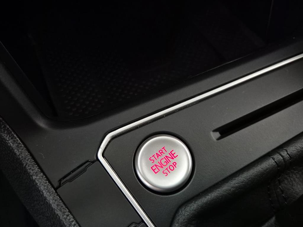Volkswagen-NIVUS-1.0 200 TSI TOTAL FLEX COMFORTLINE AUTOMÁTICO
