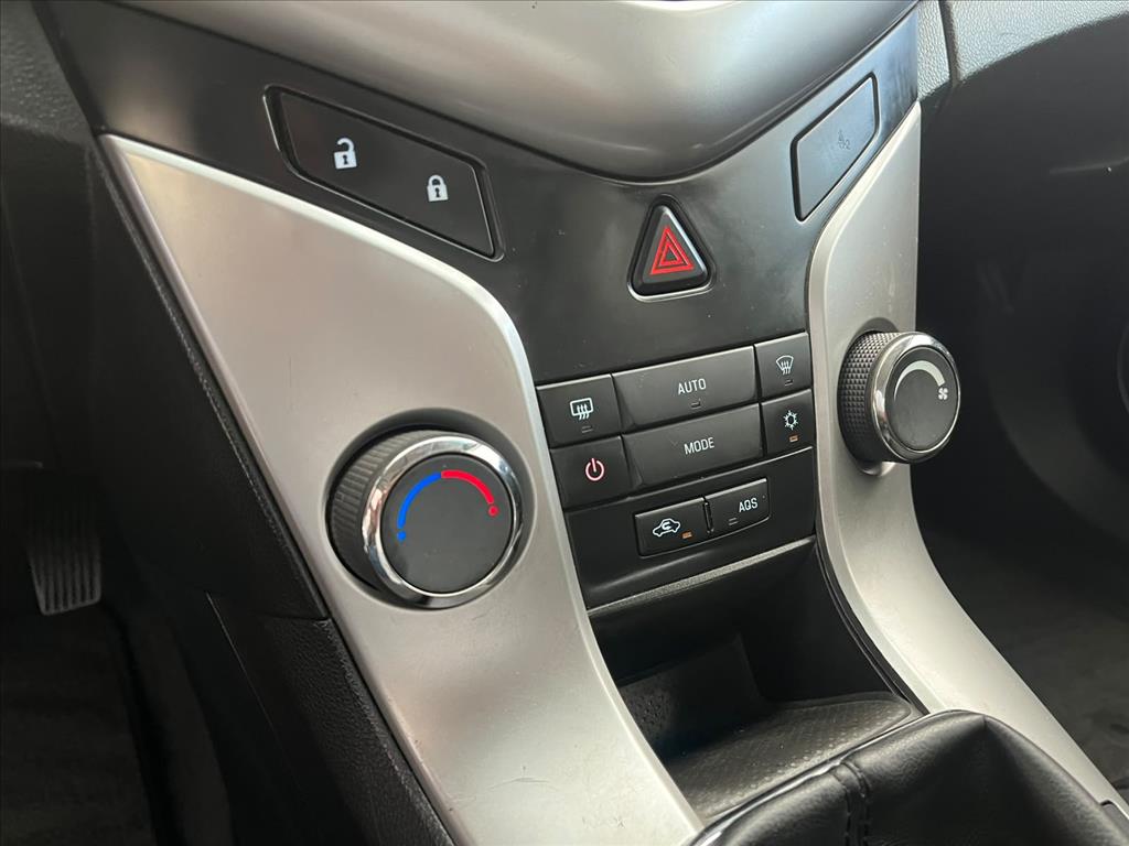 CRUZE 1.8 LT 16V FLEX 4P MANUAL12