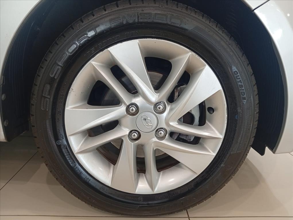 Hyundai-HB20-1.6 PREMIUM 16V FLEX 4P AUTOMÁTICO