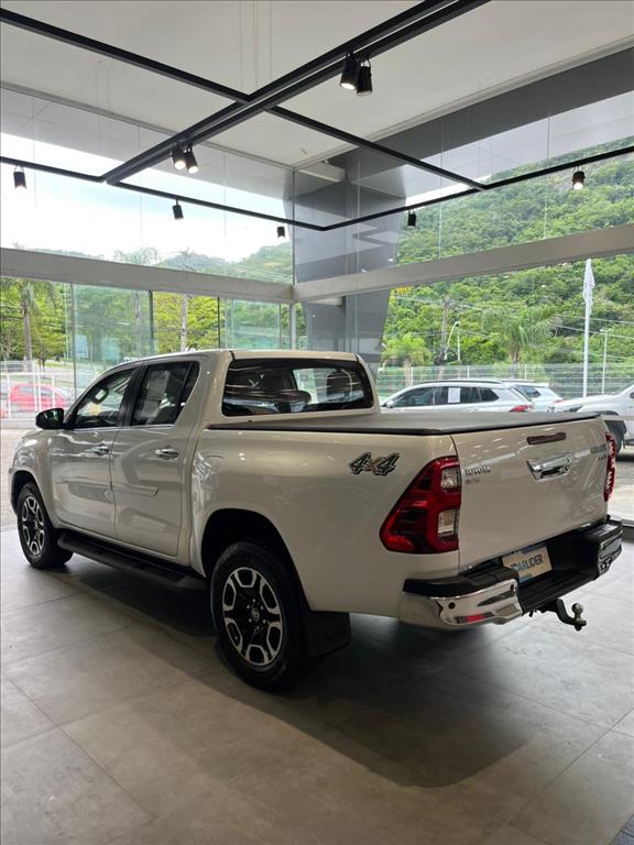 HILUX 2.8 D-4D TURBO DIESEL CD SRX 4X4 AUTOMÁTICO4
