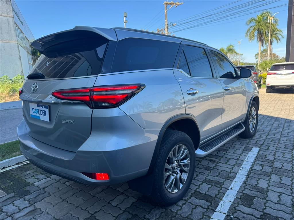 HILUX SW4 2.8 D-4D TURBO DIESEL SRX 7L 4X4 AUTOMÁTICO5
