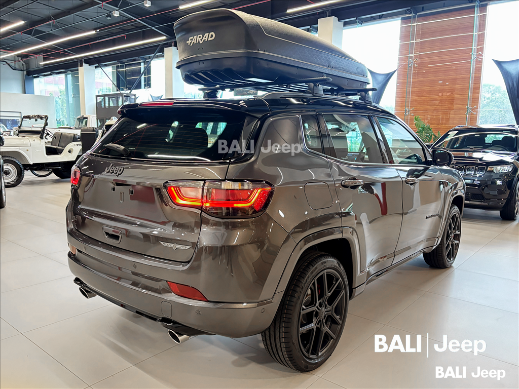 COMPASS 2.0 HURRICANE 4 TURBO GASOLINA BLACKHAWK AT93