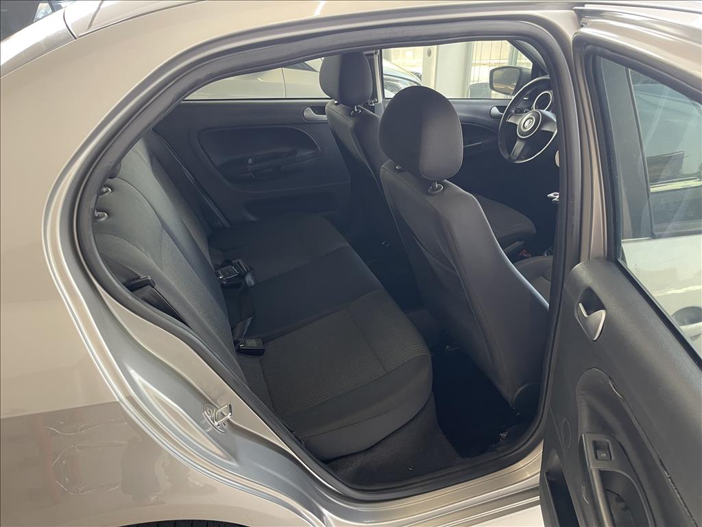 VOYAGE 1.6 MI 8V FLEX 4P MANUAL VOYAGE 1.6 MI 8V FLEX 4P MANUAL