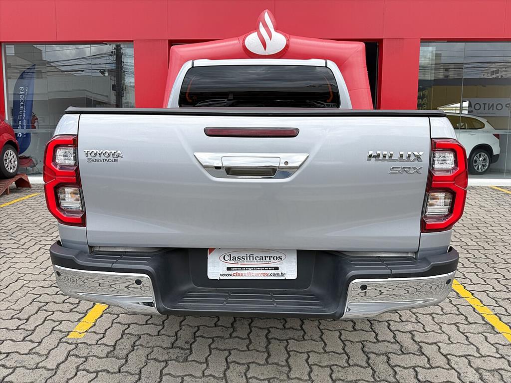 Toyota Hilux - 2.8 D-4D TURBO DIESEL CD SRX 4X4 AUTOMÁTICO