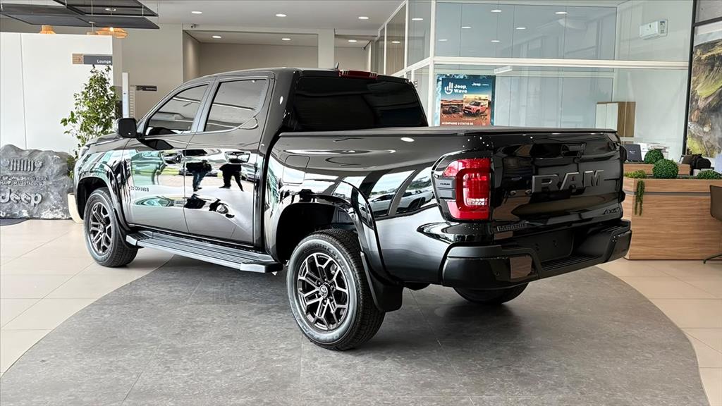 DAKOTA 2.2 TURBO DIESEL LARAMIE NIGHT EDITION 4X4 AUTOMÁTICO2