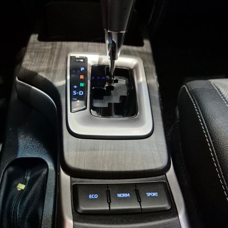 HILUX 2.8 D-4D TURBO DIESEL CD SRX PLUS 4X4 AUTOMÁTICO9