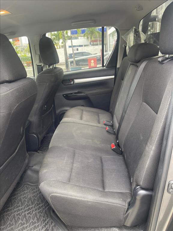 HILUX 2.8 D-4D TURBO DIESEL CD SR 4X4 AUTOMÁTICO6