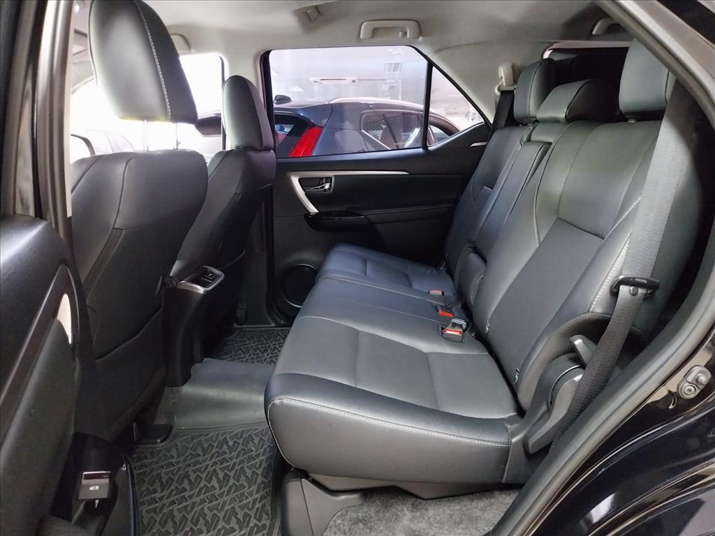 HILUX SW4 2.8 D-4D TURBO DIESEL SRX PLATINUM 7L 4X4 AUTOMÁTICO12