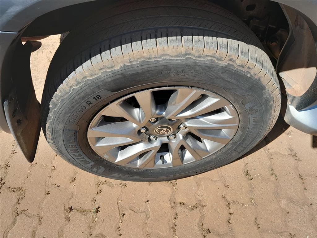 HILUX 2.8 D-4D TURBO DIESEL CD SRX 4X4 AUTOMÁTICO15