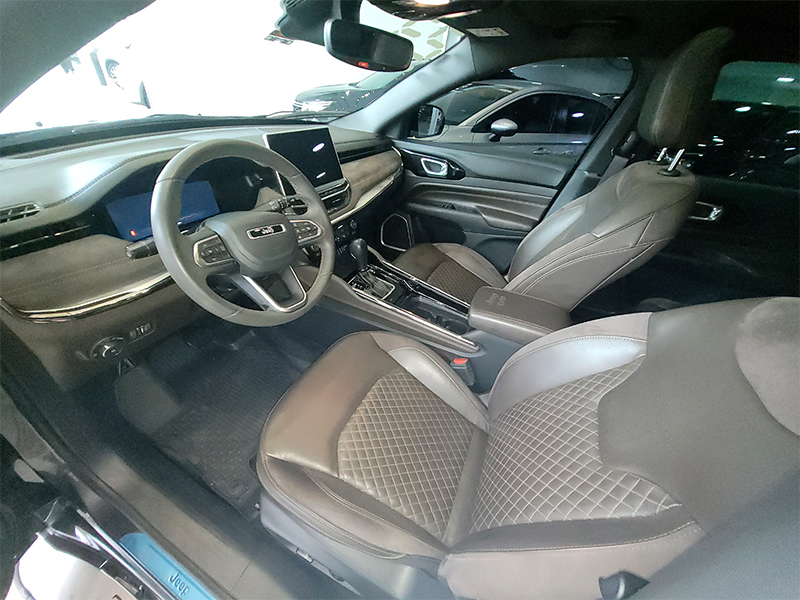 COMMANDER 1.3 T270 TURBO FLEX OVERLAND AT68