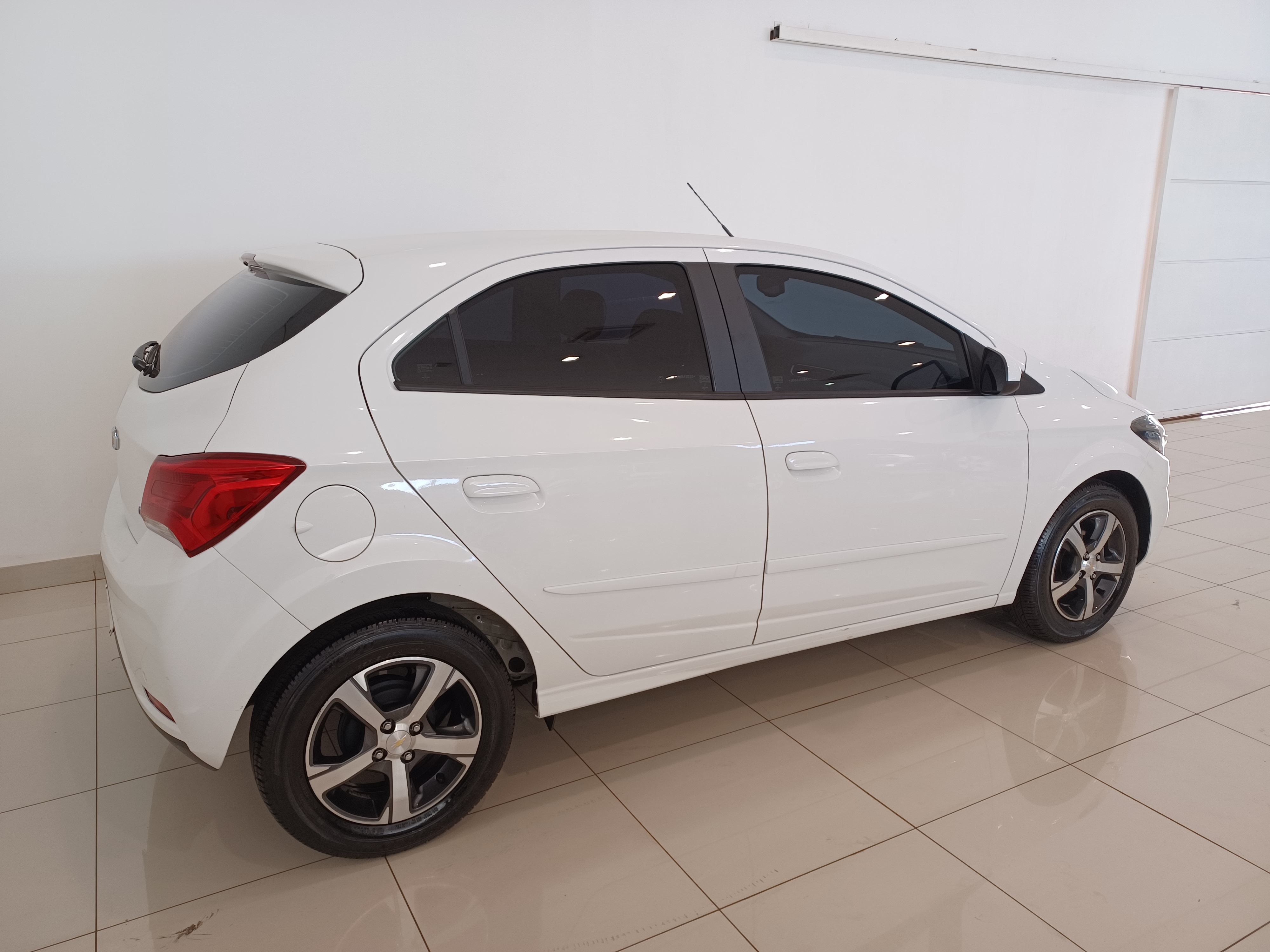 GM - Chevrolet-ONIX-1.4 MPFI LTZ 8V FLEX 4P AUTOMÁTICO