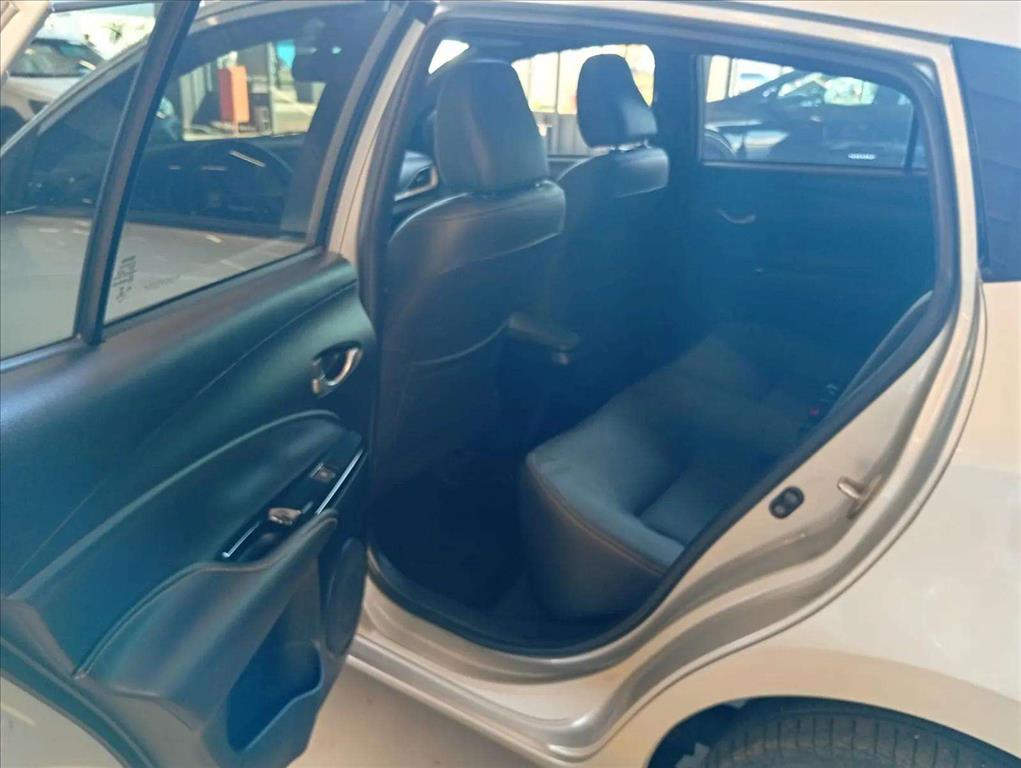 YARIS 1.5 16V FLEX XLS CONNECT MULTIDRIVE9