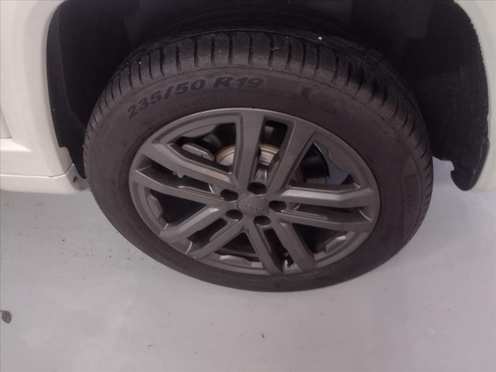 Jeep-COMMANDER-2.0 HURRICANE 4 TURBO GASOLINA OVERLAND AT9