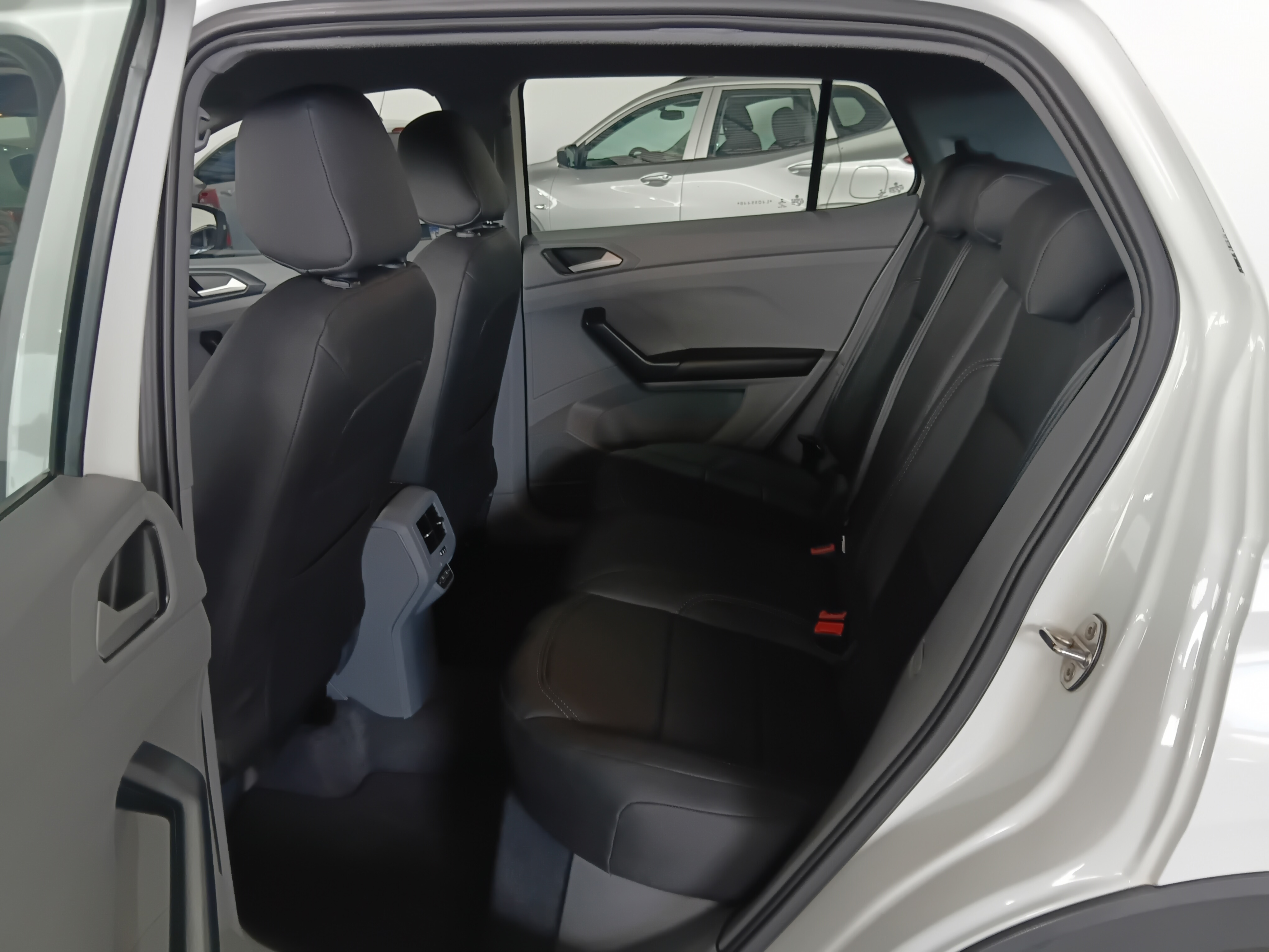 Volkswagen-T-CROSS-1.0 200 TSI TOTAL FLEX AUTOMÁTICO