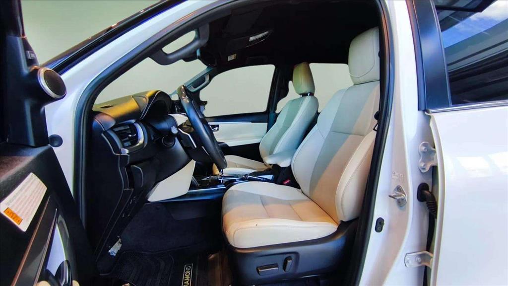 HILUX SW4 2.8 D-4D TURBO DIESEL DIAMOND 7L 4X4 AUTOMÁTICO4